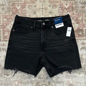 Woman’s NWTS Old Navy High Rise OG Straight Black Shorts